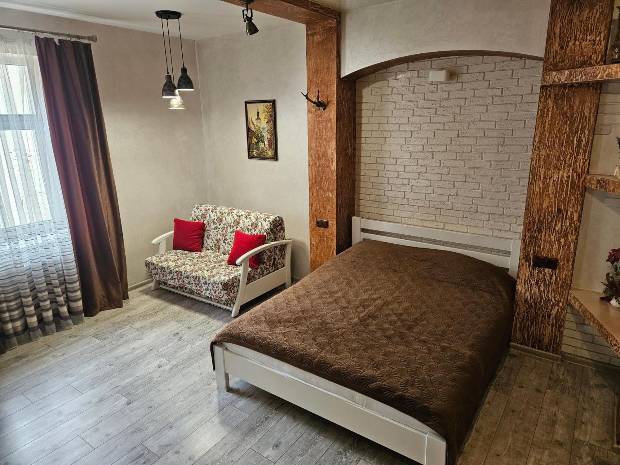 On Horodotska Street Апартаменты