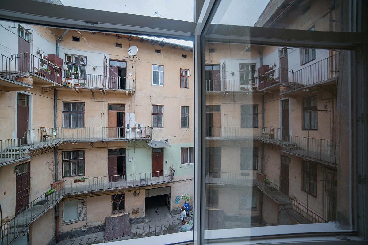 On Horodotska Street *